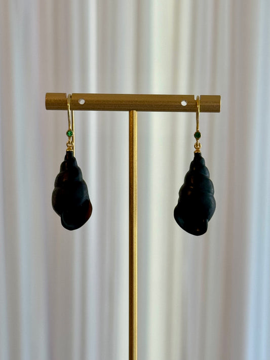 Twisted Shell Earring - Emerald
