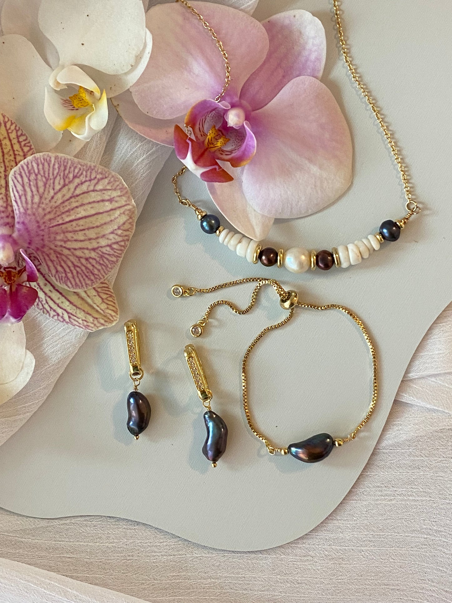 Pavé Paperclip Hoop- Dark Keshi Pearl