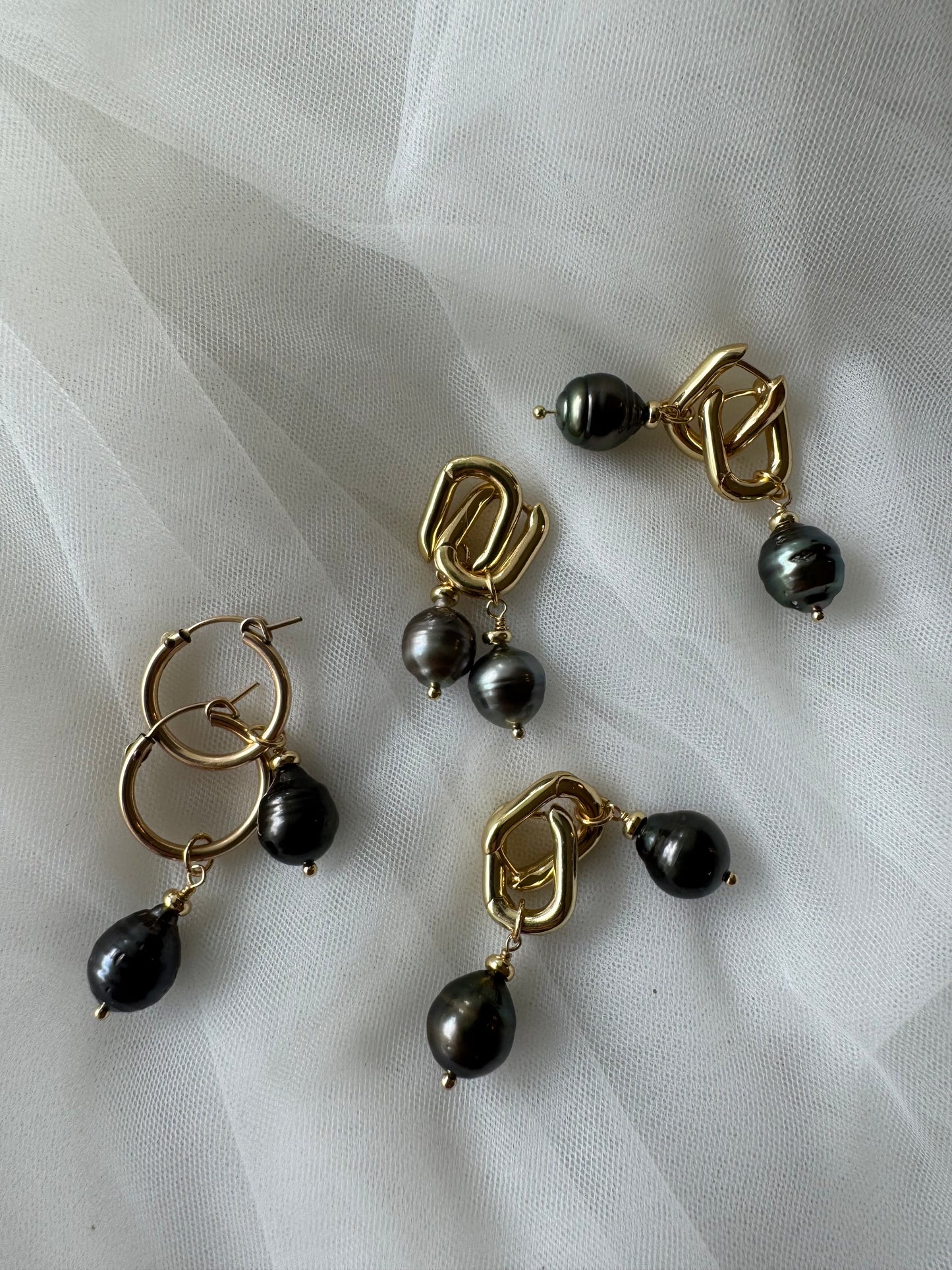Chunky Paperclip Huggie- Tahitian Pearl