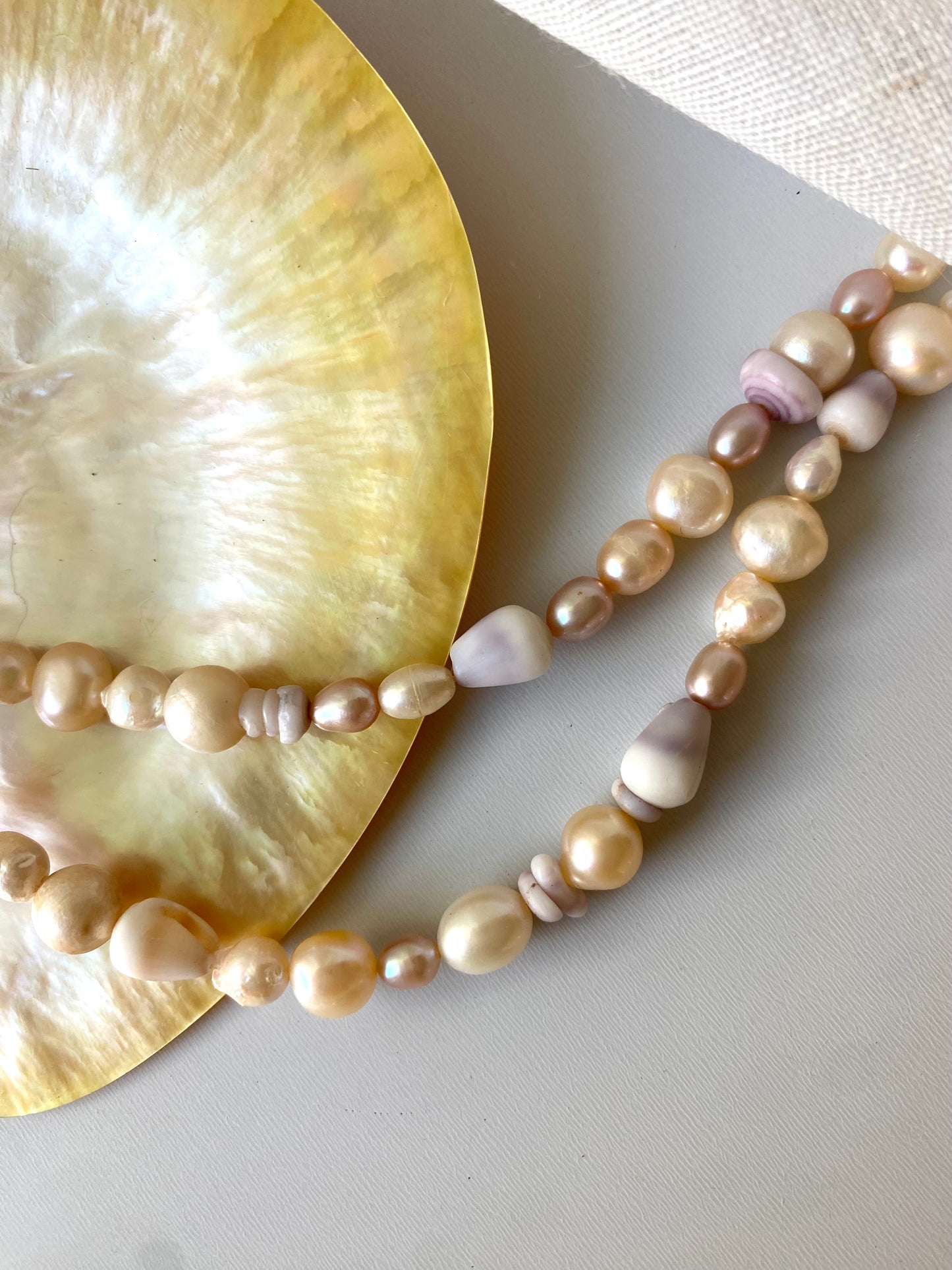 Signature Mix Pearl Bracelet- Lilac & Peachy